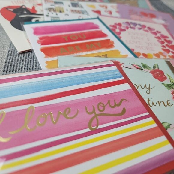 NEW- Bundle Of 12 Valentine's Greeting Cards - Picture 2 of 7